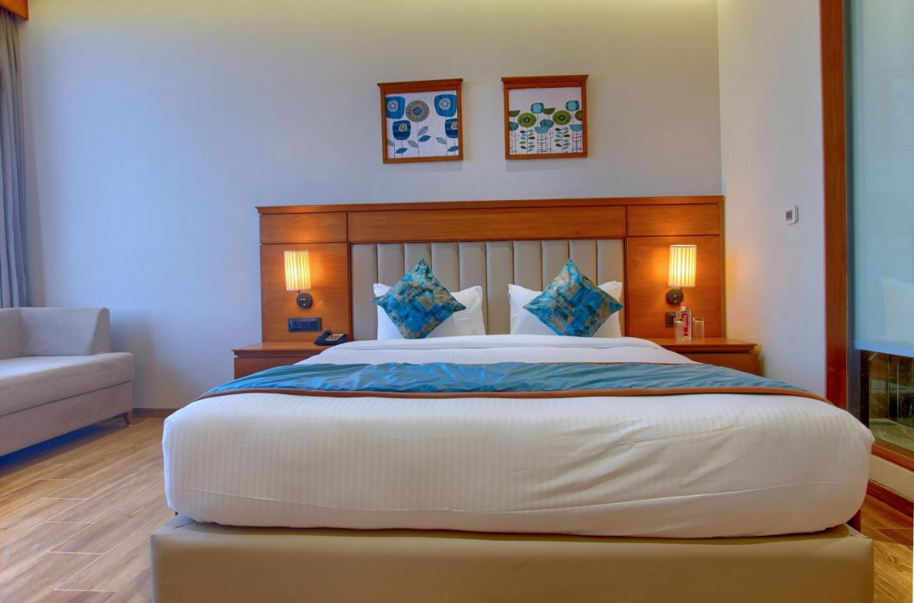 Sayaji Morbi Hotel Buitenkant foto