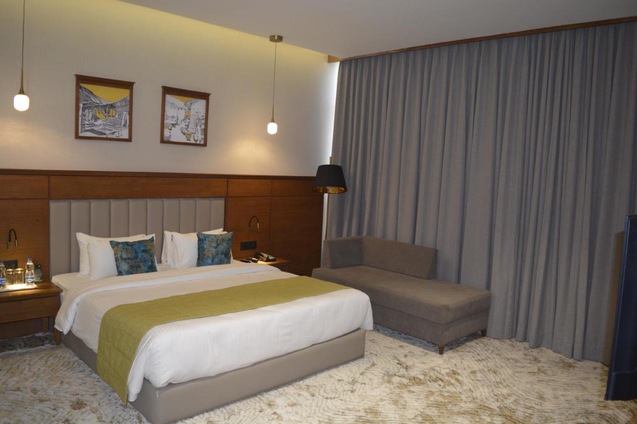 Sayaji Morbi Hotel Buitenkant foto