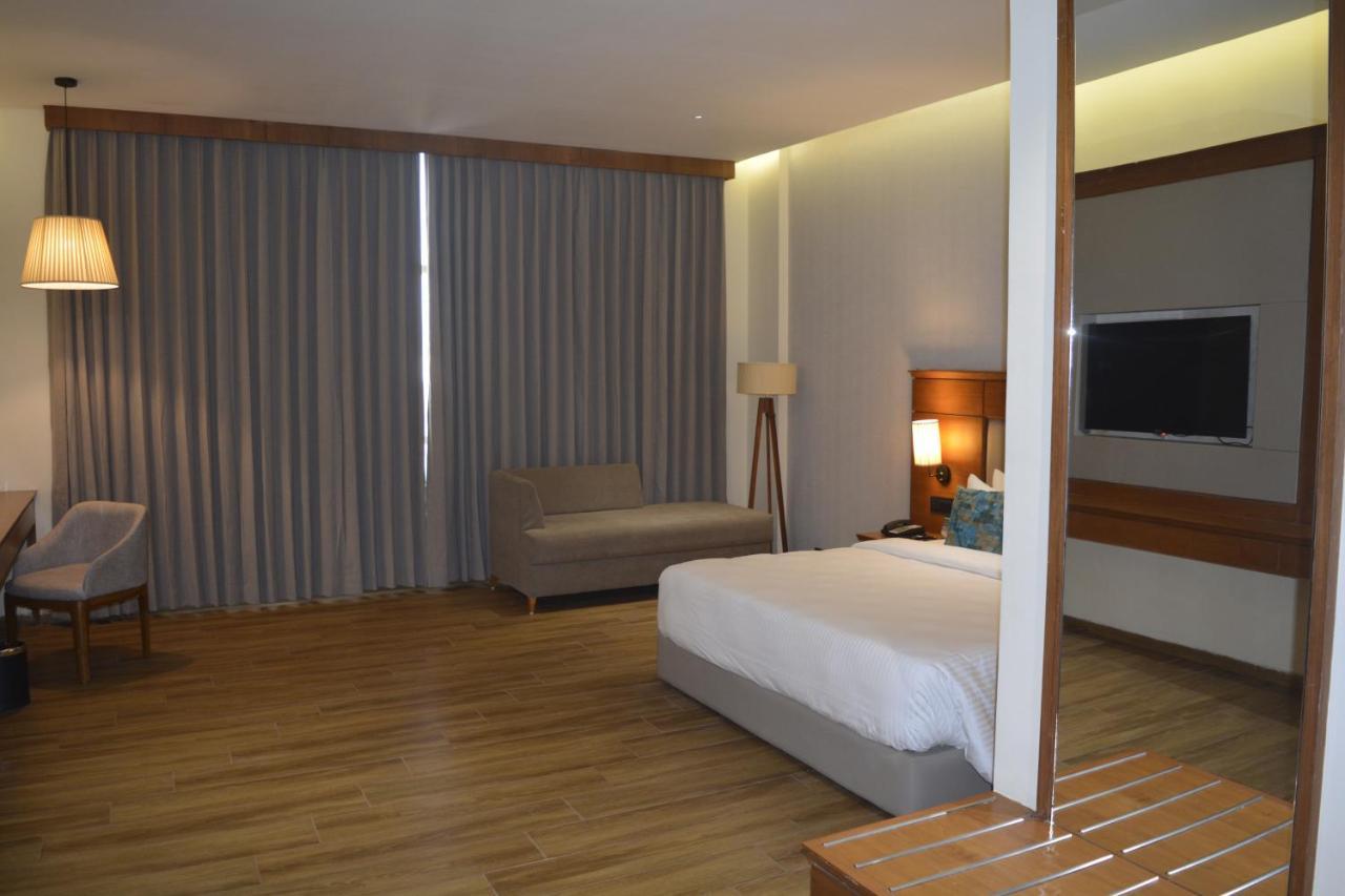 Sayaji Morbi Hotel Buitenkant foto
