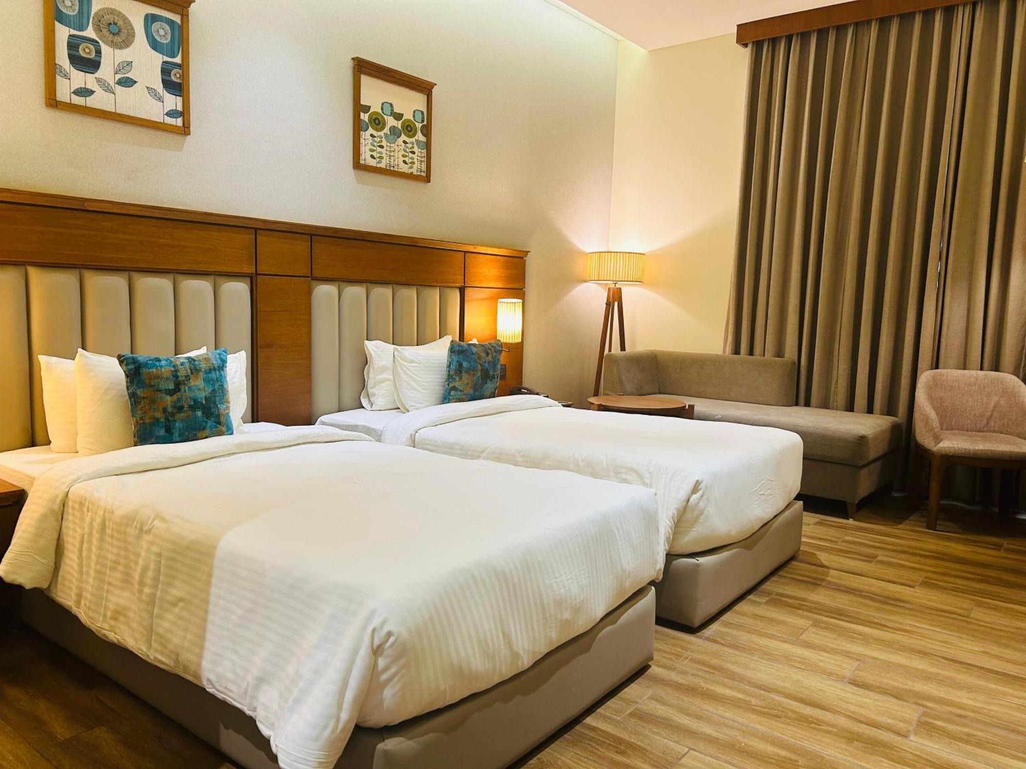 Sayaji Morbi Hotel Buitenkant foto