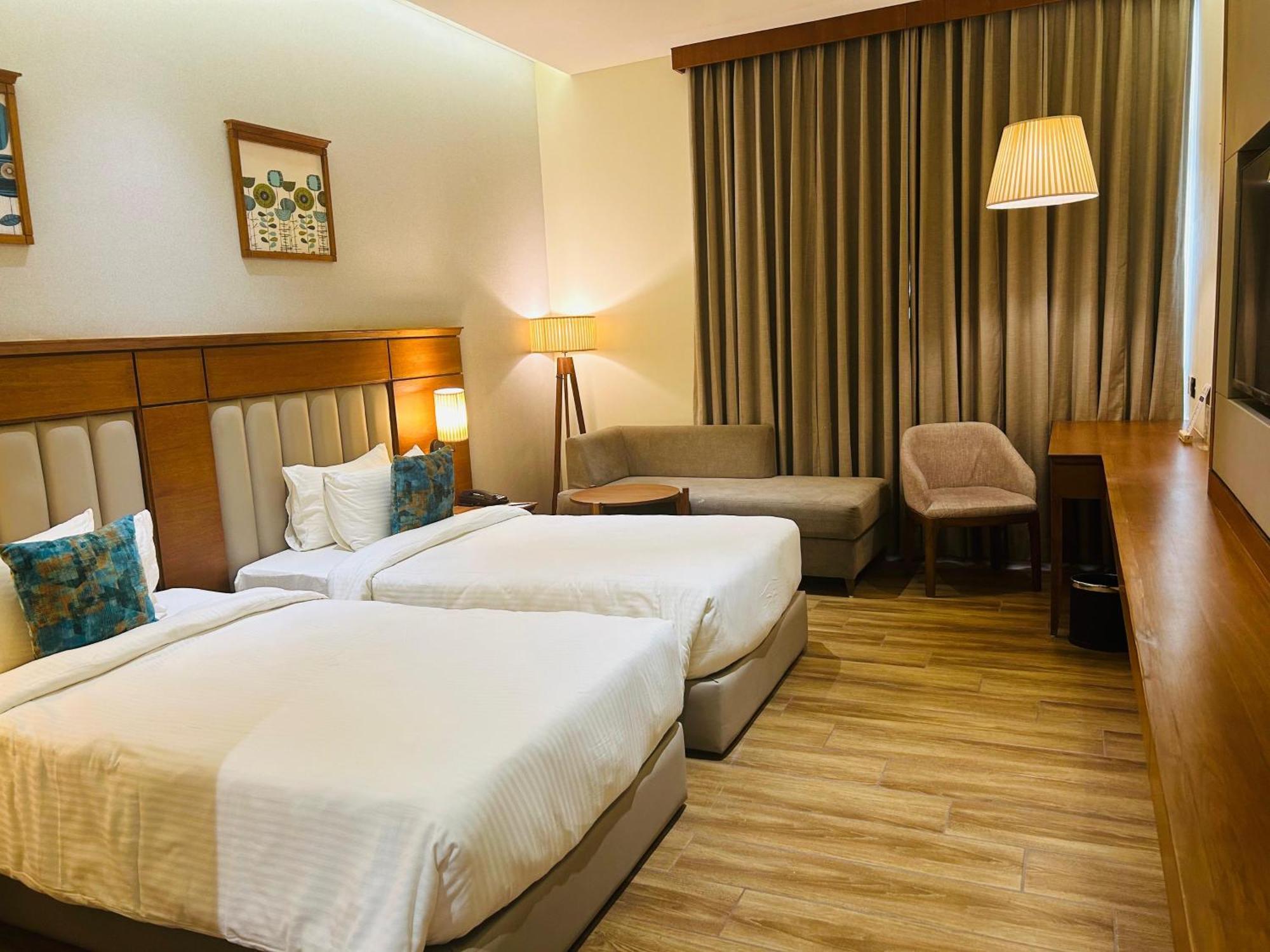 Sayaji Morbi Hotel Buitenkant foto